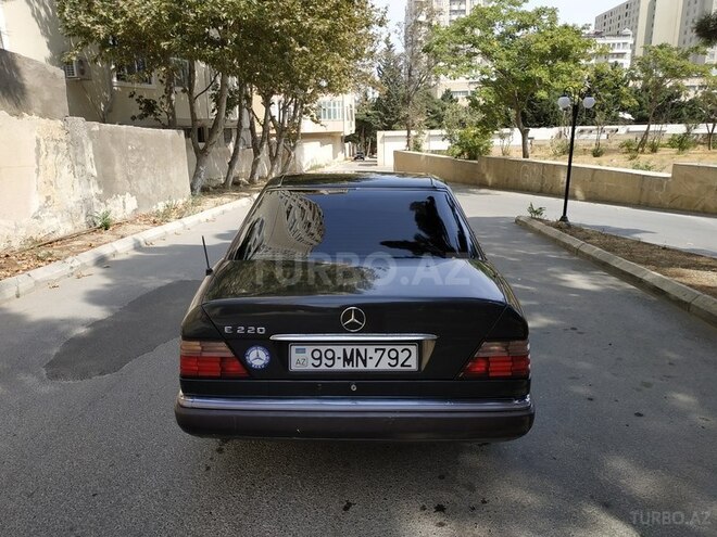 Mercedes E 220 1995, 540,000 km - 2.2 l - Bakı