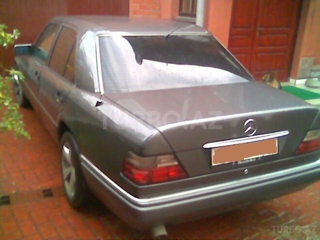 Mercedes E 220 1995, 343,000 km - 2.2 l - Bakı