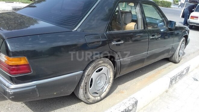 Mercedes E 200 1991, 256,340 km - 2.0 l - İmişli