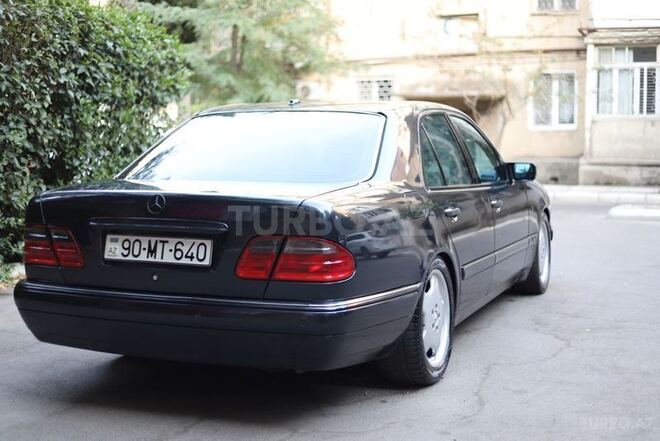 Mercedes E 240 1999, 340,000 km - 2.4 л - Bakı