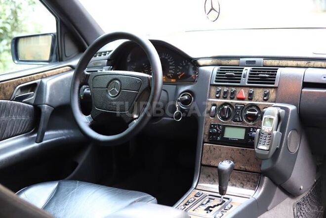 Mercedes E 240 1999, 340,000 km - 2.4 л - Bakı