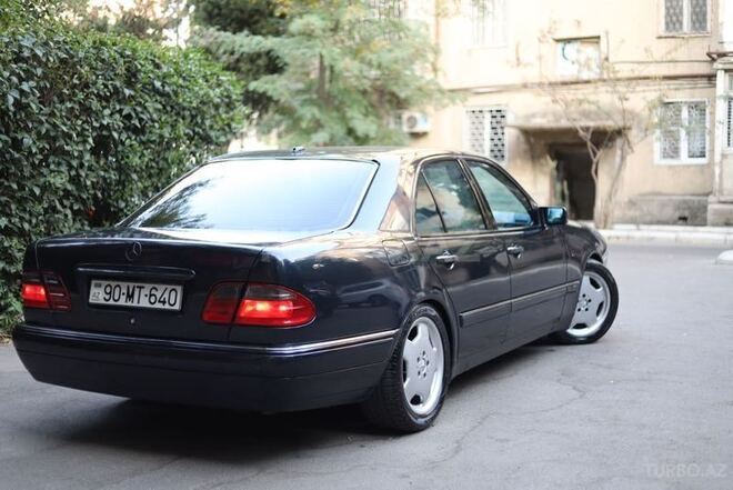 Mercedes E 240 1999, 340,000 km - 2.4 л - Bakı