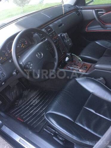 Mercedes E 280 2000, 257,000 km - 2.8 л - Bakı