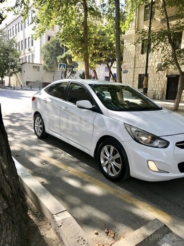 Hyundai Accent 2012, 280,000 km - 1.6 l - Bakı