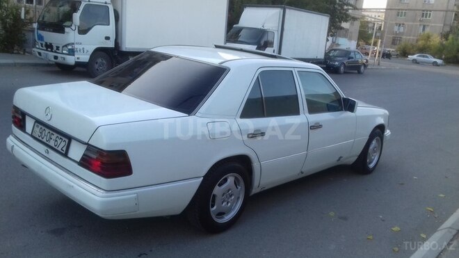 Mercedes E 250 1992, 482,000 km - 2.5 l - Bakı