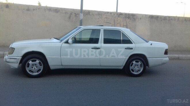 Mercedes E 250 1992, 482,000 km - 2.5 l - Bakı