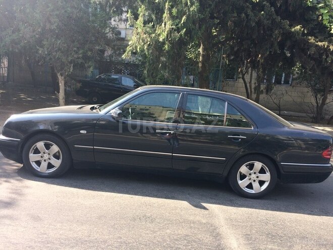 Mercedes E 240 1999, 317,000 km - 2.4 l - Bakı