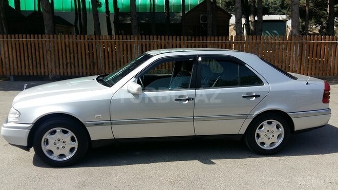 Mercedes C 220 1996, 330,000 km - 2.2 l - Bakı