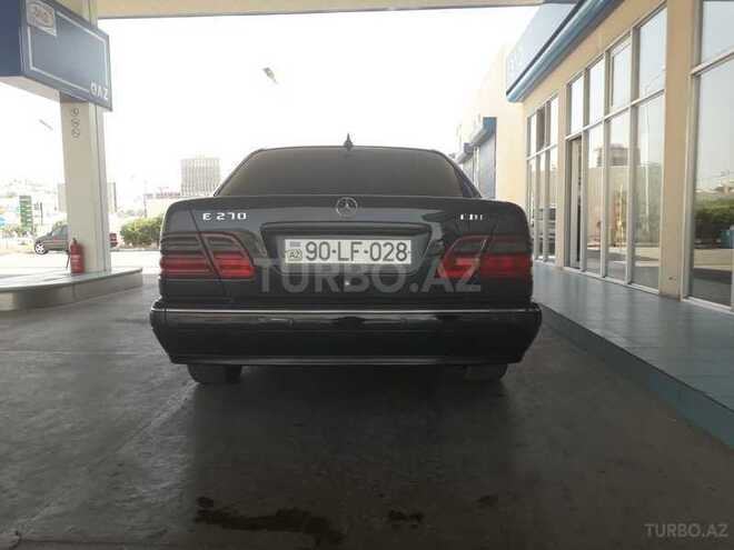 Mercedes E 270 2001, 294,000 km - 2.7 л - Bakı
