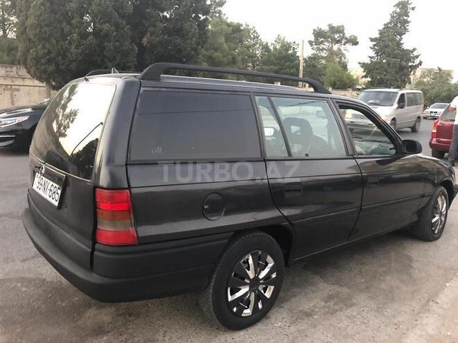 Opel Astra 1995, 317,000 km - 1.6 l - Sumqayıt