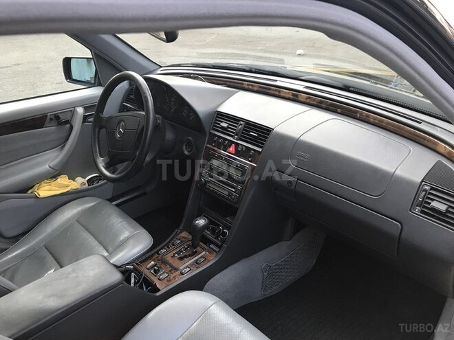 Mercedes C 240 2000, 287,000 km - 2.4 л - Bakı