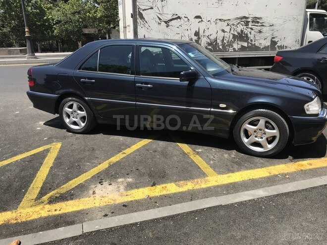 Mercedes C 240 2000, 287,000 km - 2.4 л - Bakı