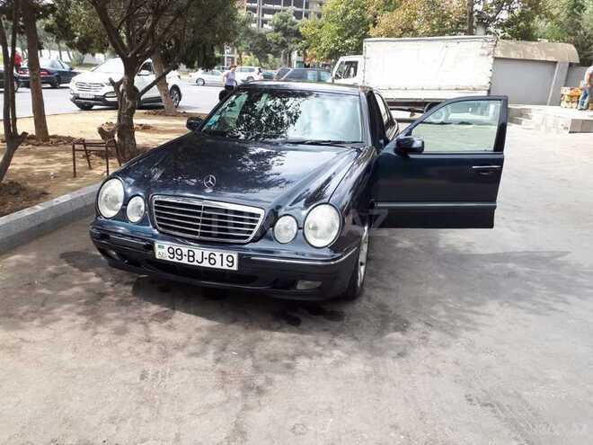 Mercedes E 240 2001, 235,000 km - 2.4 l - Bakı