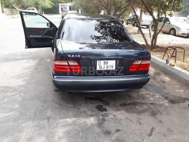 Mercedes E 240 2001, 235,000 km - 2.4 l - Bakı