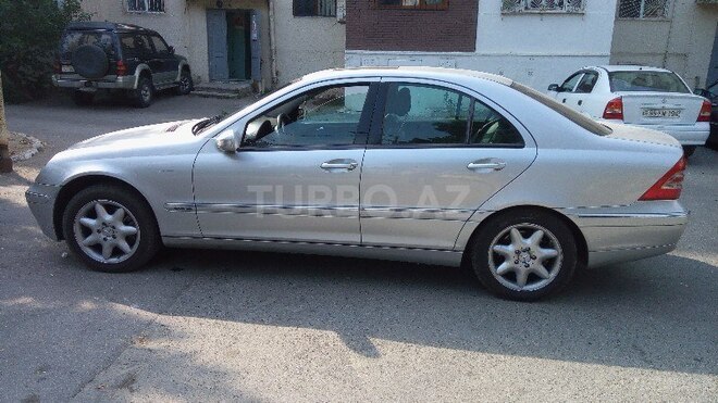 Mercedes C 240 2001, 293,000 km - 2.6 l - Bakı