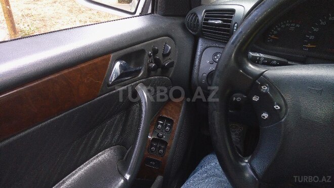 Mercedes C 240 2001, 293,000 km - 2.6 l - Bakı