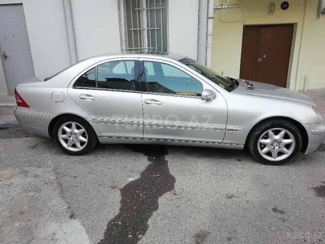 Mercedes C 240 2001, 293,000 km - 2.6 l - Bakı