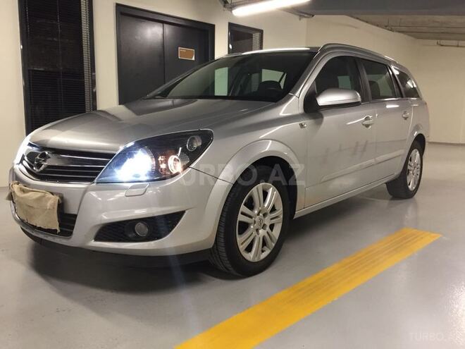 Opel Astra 2009, 260,000 km - 1.7 л - Gəncə
