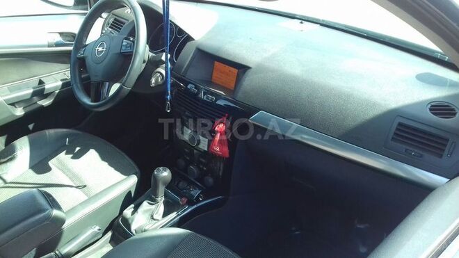 Opel Astra 2009, 260,000 km - 1.7 л - Gəncə