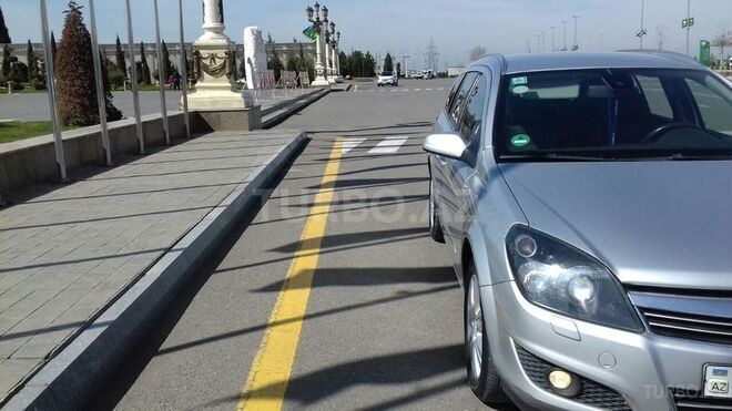 Opel Astra 2009, 260,000 km - 1.7 л - Gəncə