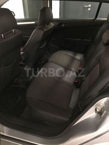 Opel Astra 2009, 260,000 km - 1.7 л - Gəncə