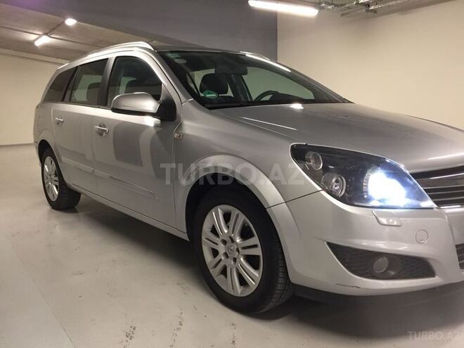 Opel Astra 2009, 260,000 km - 1.7 л - Gəncə