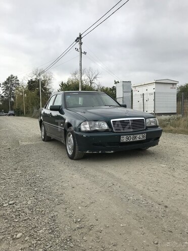 Mercedes C 180 1997, 402,657 km - 1.8 l - Quba