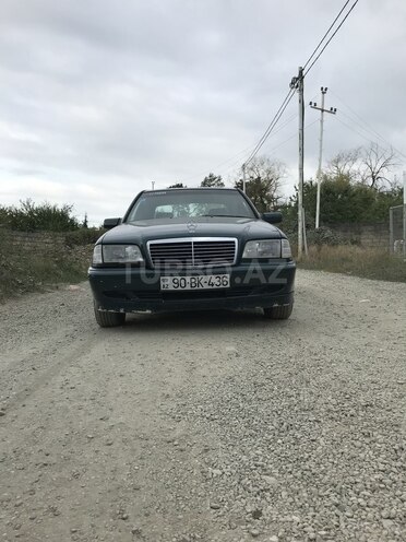 Mercedes C 180 1997, 402,657 km - 1.8 l - Quba