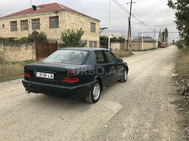Mercedes C 180 1997, 402,657 km - 1.8 l - Quba