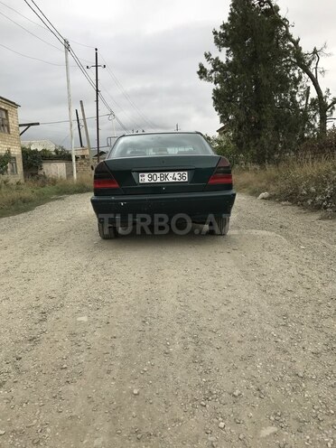 Mercedes C 180 1997, 402,657 km - 1.8 l - Quba