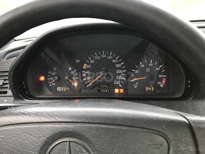 Mercedes C 180 1997, 402,657 km - 1.8 l - Quba