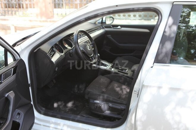 Volkswagen Passat 2017, 50,000 km - 1.8 l - Bakı