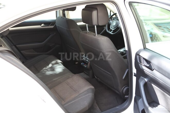 Volkswagen Passat 2017, 50,000 km - 1.8 l - Bakı