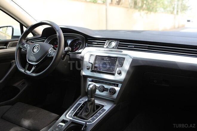 Volkswagen Passat 2017, 50,000 km - 1.8 l - Bakı