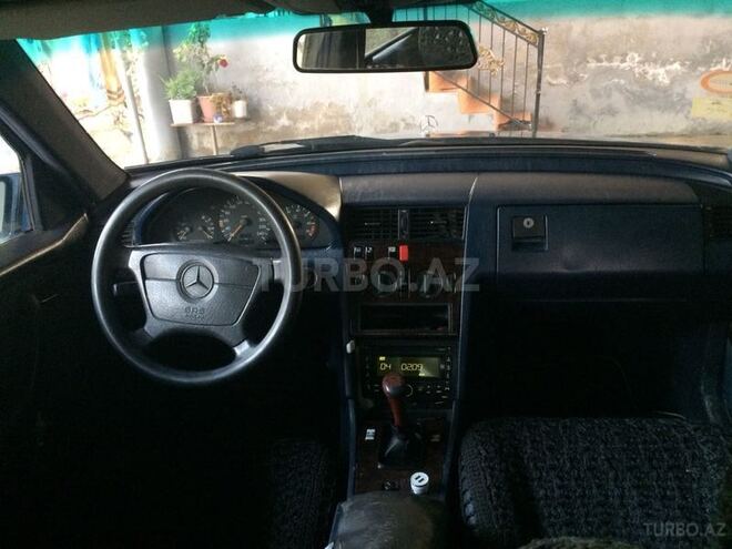 Mercedes C 180 1993, 285,401 km - 1.8 л - Sabirabad
