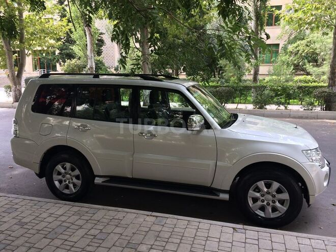 Mitsubishi Pajero 2010, 85,000 km - 3.5 l - Bakı