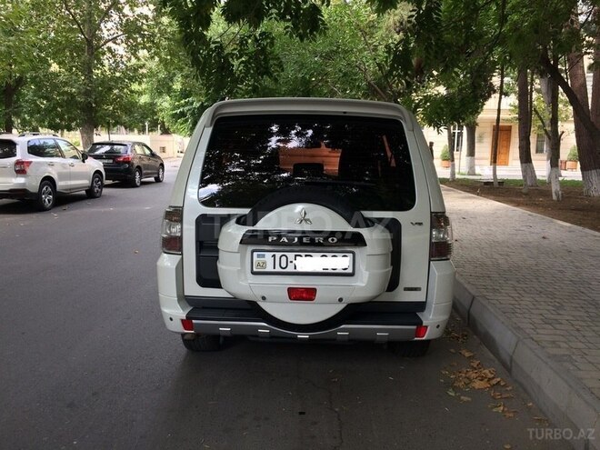 Mitsubishi Pajero 2010, 85,000 km - 3.5 l - Bakı