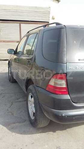 Mercedes ML 320 2000, 333,000 km - 3.2 l - Bakı