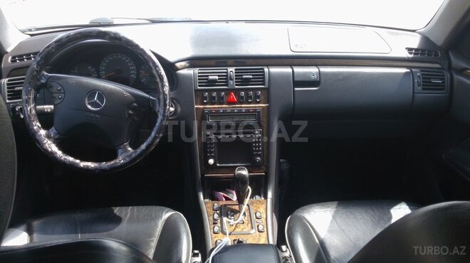 Mercedes E 320 2001, 280,000 km - 3.2 l - Bakı