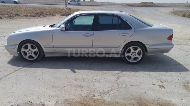 Mercedes E 320 2001, 280,000 km - 3.2 l - Bakı