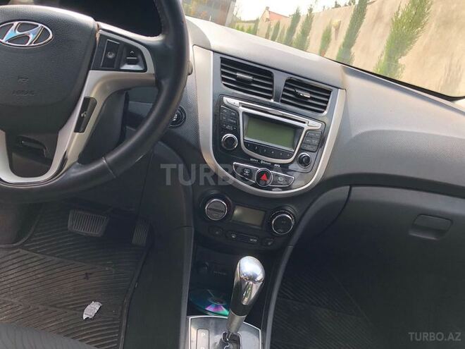 Hyundai Accent 2012, 10,600 km - 1.6 л - Bakı