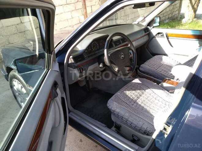 Mercedes E 220 1994, 234,055 km - 2.2 l - Bakı