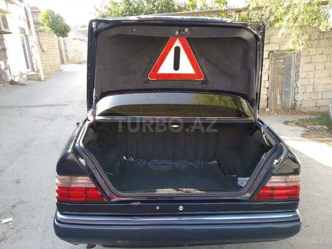Mercedes E 220 1994, 234,055 km - 2.2 l - Bakı