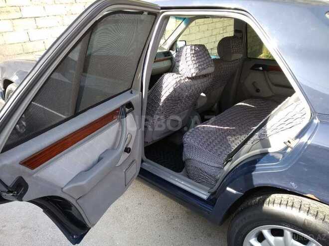 Mercedes E 220 1994, 234,055 km - 2.2 l - Bakı