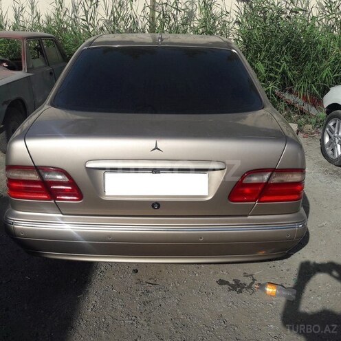 Mercedes E 240 2001, 370,000 km - 2.4 l - Bakı
