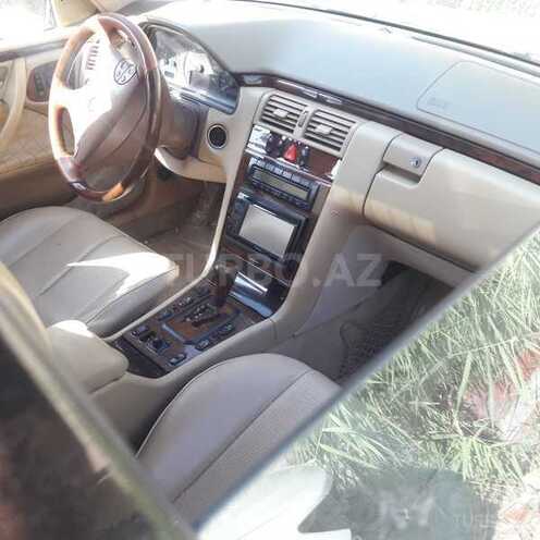Mercedes E 240 2001, 370,000 km - 2.4 l - Bakı