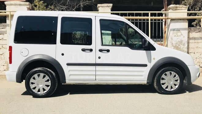 Ford Tourneo Connect 2013, 136,935 km - 1.8 l - Bakı