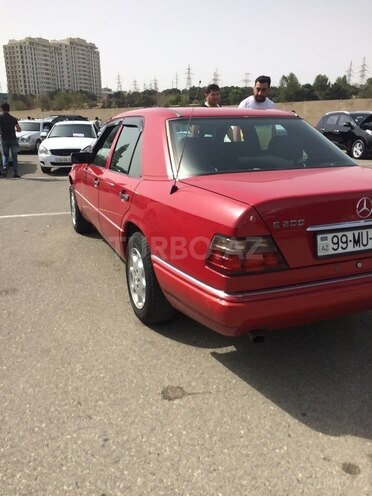 Mercedes E 200 1995, 357,999 km - 2.0 l - Bakı