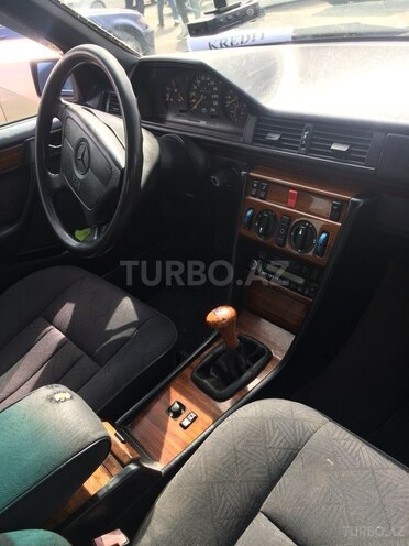 Mercedes E 200 1995, 357,999 km - 2.0 l - Bakı