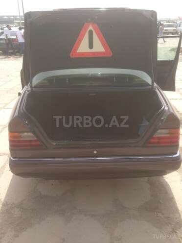 Mercedes E 200 1993, 322,095 km - 2.0 л - Xırdalan